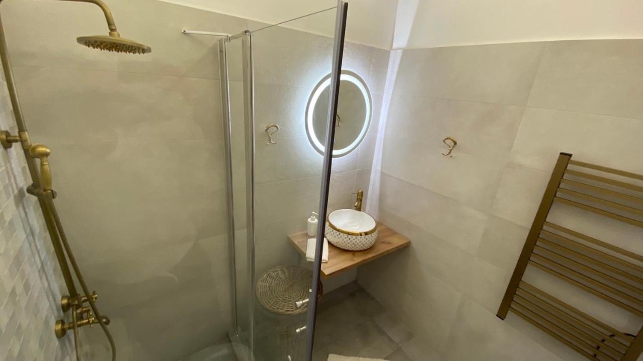 Patras Golden Suite ภายนอก รูปภาพ