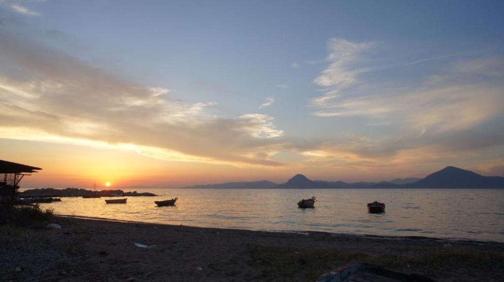 Patras Golden Suite ภายนอก รูปภาพ